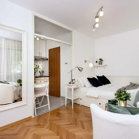 New Cozy Studio In The City Center
